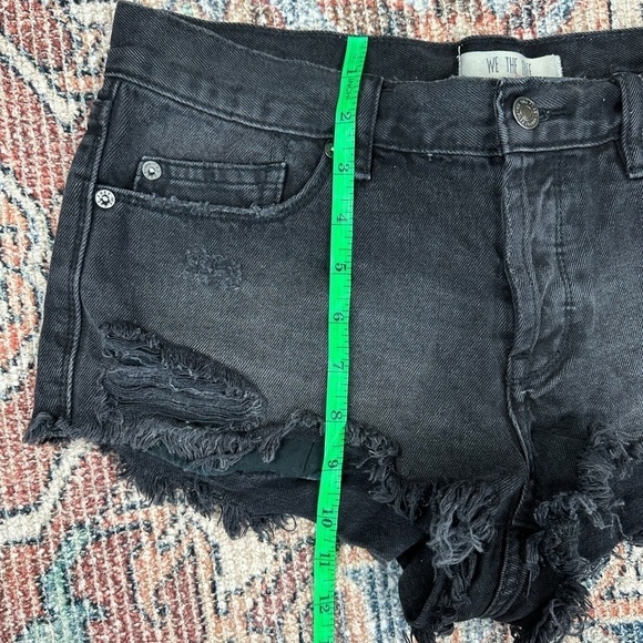 We the Free Size 28 Black Raw Him distressed Shorts - Picture 2 of 8